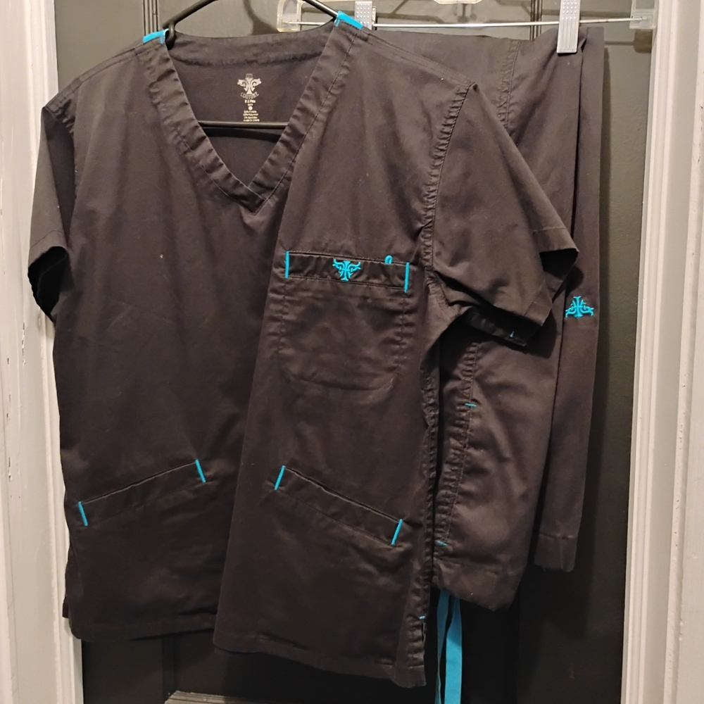 Med Couture Charcoal Scrub Set with Teal Accents